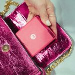 Shany Nadan Instagram – Disfrutando de las compras navideñas con mi fiel acompañante: el Motorola 40 Razr Ultra @motorola.ec Compacto, versátil y listo para capturar cada momento. 🎁✨ #HelloEcuador #MotorolaEcuador #HelloMoto
