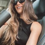 Shany Nadan Instagram - Cuando me preguntan ¿Por qué me demoro tanto en salir? 😂 Porque uno se preparaaaa 💄 La previa antes de arrancar mi Mazda CX 30 @mazdaecuador Hidratación ✔️ Musiquita ✔️ Retoque ✔️ Gafas ✔️ Solecito ✔️ Perfume ✔️ Cinturón ✔️ Manos al volante ✔️ Fuimonooooos