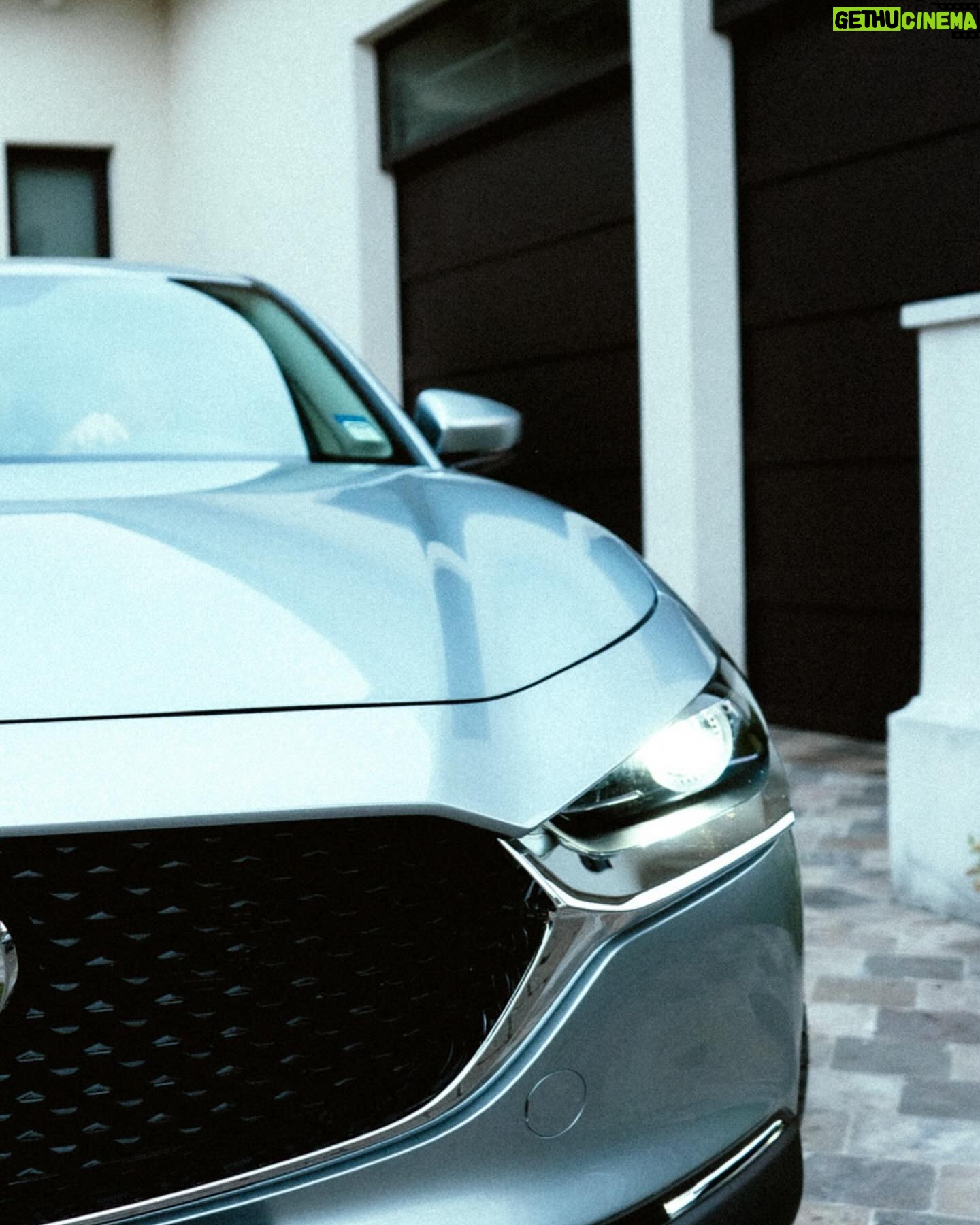 Shany Nadan Instagram - Kodo inspo ✨ ¿Sabían qué Kodo significa “Alma en movimiento”? ¿Y qué esa es la filosofía de diseño detrás de Mazda? El KODO design se caracteriza por sus líneas fluidas y elegantes, que crean una sensación de movimiento, dinamismo y fuerza incluso cuando el auto está detenido. Mazda es diseño 💫 @mazdaecuador