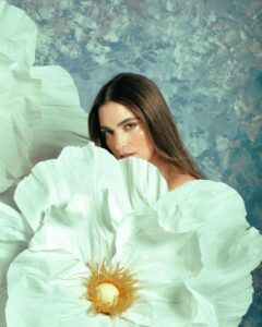 Shany Nadan Instagram - Unposted 🌼 Foto: @omarhidalgophoto H&M: @am_paulita Flores: @davidcuzcowedding Producción: @flavisot