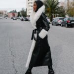Sharam Diniz Instagram – Quick walk with Jóia 🐩 while 
I keep myself warm with this hot tea 🖤

#puppylove 🐾

Rolezinho com a Jóia 🐩 
Enquanto me aqueço nesse chá quentinho🖤