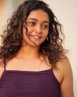 Sharanya Ramachandran Instagram - The golden smile to the days of wine and roses