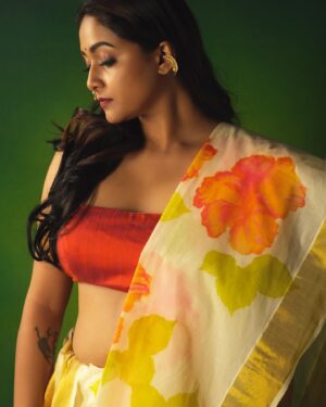 Sharanya Ramachandran Instagram - 🌺

Brand : @turmerikofficial

Photographer : @nandagopanphotos

Styling: @sanliya_sabu

MuA : @ajayanmakeupartist

Studio : @maxxocreative
