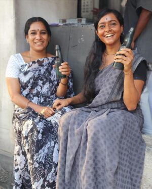 Sharanya Ramachandran Instagram - #sureshanteyumsumalathayudeyumhrudayahariyayapranayakadha releasing on May 16! 
@thaaiprasaath 📸