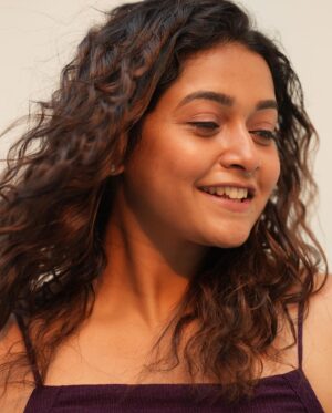 Sharanya Ramachandran Instagram - The golden smile to the days of wine and roses