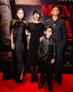 Shareefa Daanish Instagram - Premier Menjelang Ajal akan tayang 30 April 2024.
Diabadikan oleh @armanfebryan & @felixdaritan