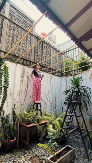 Shareefa Daanish Instagram - Bikin atap cocomesh sebelum bisa digantiin Moxie robot AI.