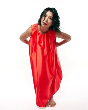 Shareefa Daanish Instagram - Reposted @thefolioid 
Memasuki peringatan Hari Kemerdekaan Indonesia yang ke-75, Shareefa Daanish memiliki harapan yang sama dengan sebagian besar masyarakat di tengah situasi saat ini, yakni harapan Indonesia menjadi bangsa yang kuat dalam menghadapi pandemi. “Semoga kebijakan-kebijakan pemerintah, apapun itu di saat ini dan nanti, memang benar untuk kesejahteraan kita semua,” ungkapnya. 

Simak lengkapnya dalam #TheFolio edisi Juli/Agustus 2020 yang dapat diunduh secara cuma-cuma dengan mengunjungi www.thefolio.co.id. Jangan lupa untuk kunjungi channel Youtube kami untuk menyaksikan wawancara The Folio dengan #ShareefaDaanish.

Fotografer Hann Prawira
Teks & Pengarah Gaya Edwin Habibun
Makeup Artist Lifa Afifah
Hair Stylist Linda Kusumadewi