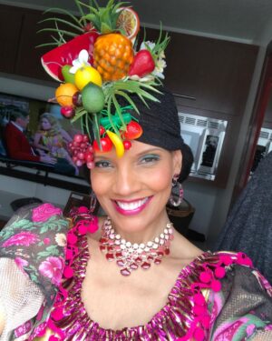Shari Headley Instagram - Don’t you dare miss me dancing with this fruit on my head tonight on @shobecomingagod Shout-out to @juliebenzmft for giving me extra dance lessons! Olé Olé! @showtime #onbecomingagod @kirstendunst  @gloriaestefan  #Harmony #Fam