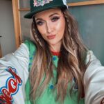 Sharlota Instagram – Tento tyden 4x Okno me lasky a do toho dokoncovani desky #wishmeluck🍀 🫶🏼✨