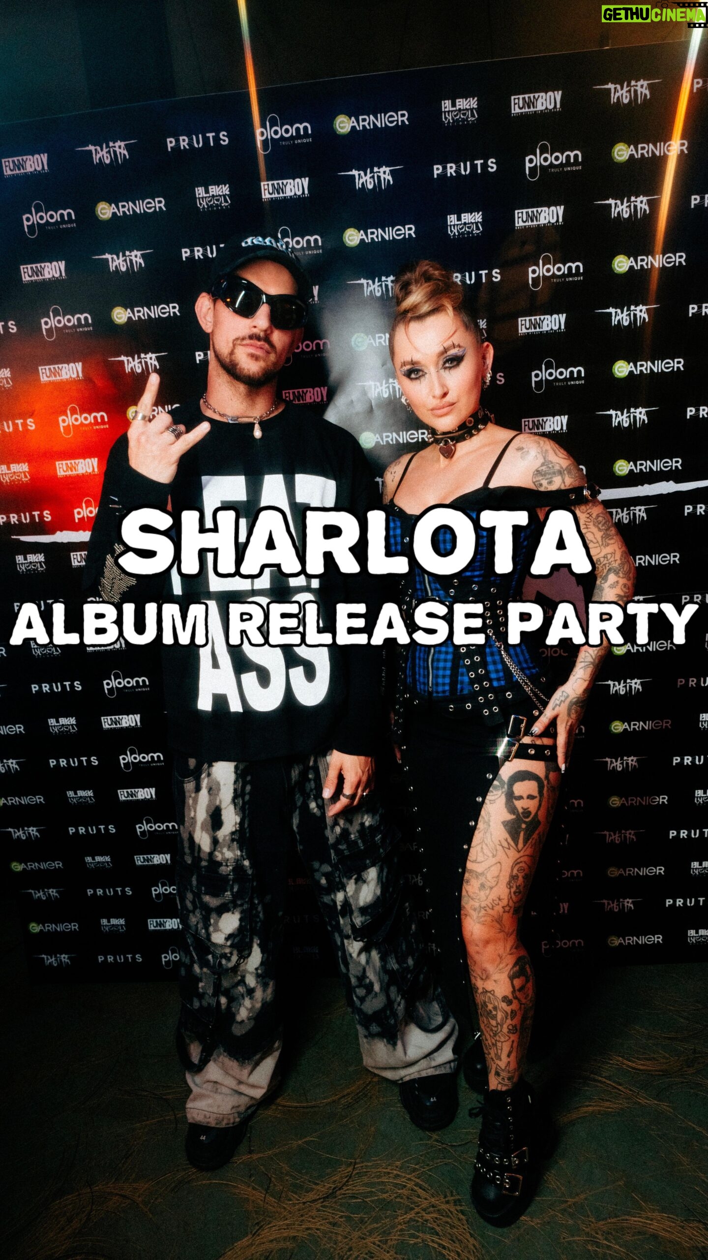 Sharlota Instagram - Sharlota vydala nové album #Tabita 👀 jak se ti líbí? 🎧 #czsk #sharlota #newmusicfriday #prague #blakkwood #blakkwoodrecords