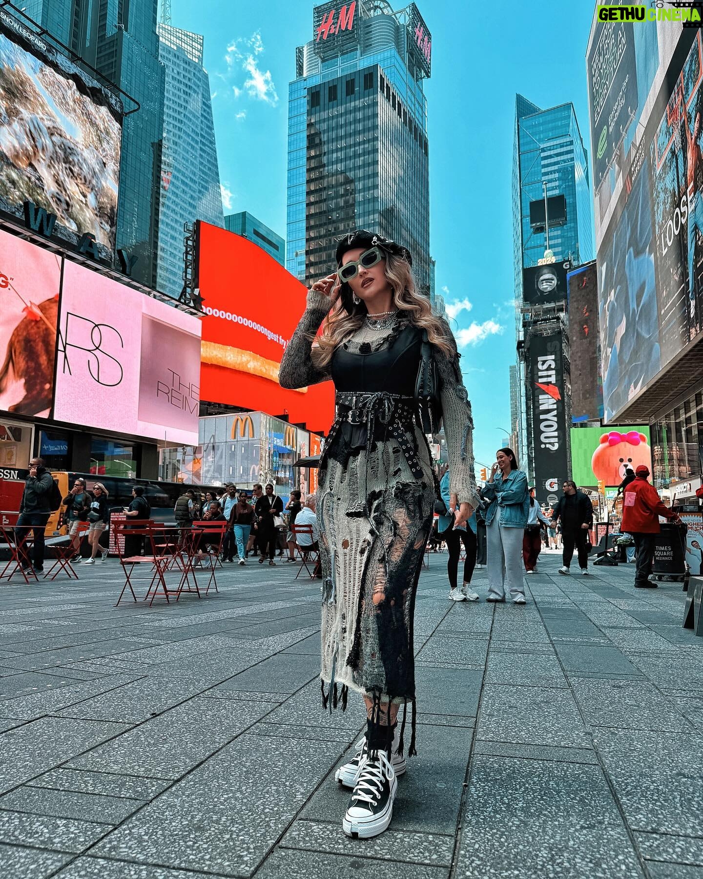 Sharlota Instagram - Prvni stripky z vyletu✨🌸🫶🏼🥹 #newyork