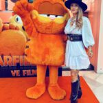 Sharlota Instagram - Dnesni krasna premiera #garfieldvefilmu 🧡🫶🏼 bylo to vtipny i dojemny, to na animakach miluju! Dekuju @falconfilmovenovinky ✊🏼✨ moje mini role kravicky Ethel je mega cuteeee😘