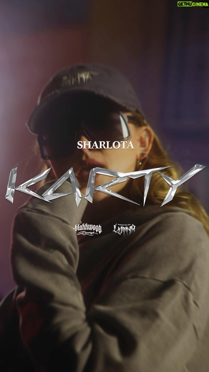 Sharlota Instagram - @sharlotaofficial dnes krom desky Tabita vydává i klip s názvem “Karty”🔥