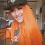Sharlota Instagram - #outfitoftheday 🖤🧡🖤 @snapbackscz