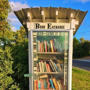 Sharni Layton Instagram - Hi Venus Bay Goers! I've just dropped 2 x signed copies of my book 'No Apologies' in the VB Book Exchange. Men's Shed (pic above) and the one on the right of Jupiter as you drive into VB. Wishing you all a great 2024!! Love me x #BookExchange #VenusBay #Holidays #ChilledVibes #FavSpot #PayItForward #NoApologies #Reading 💕