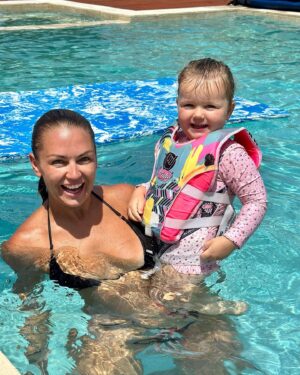 Sharni Vinson Instagram - Sunny Summer Sundays ☀️

#summer #sunday #friends #pool #poolside #pooltime