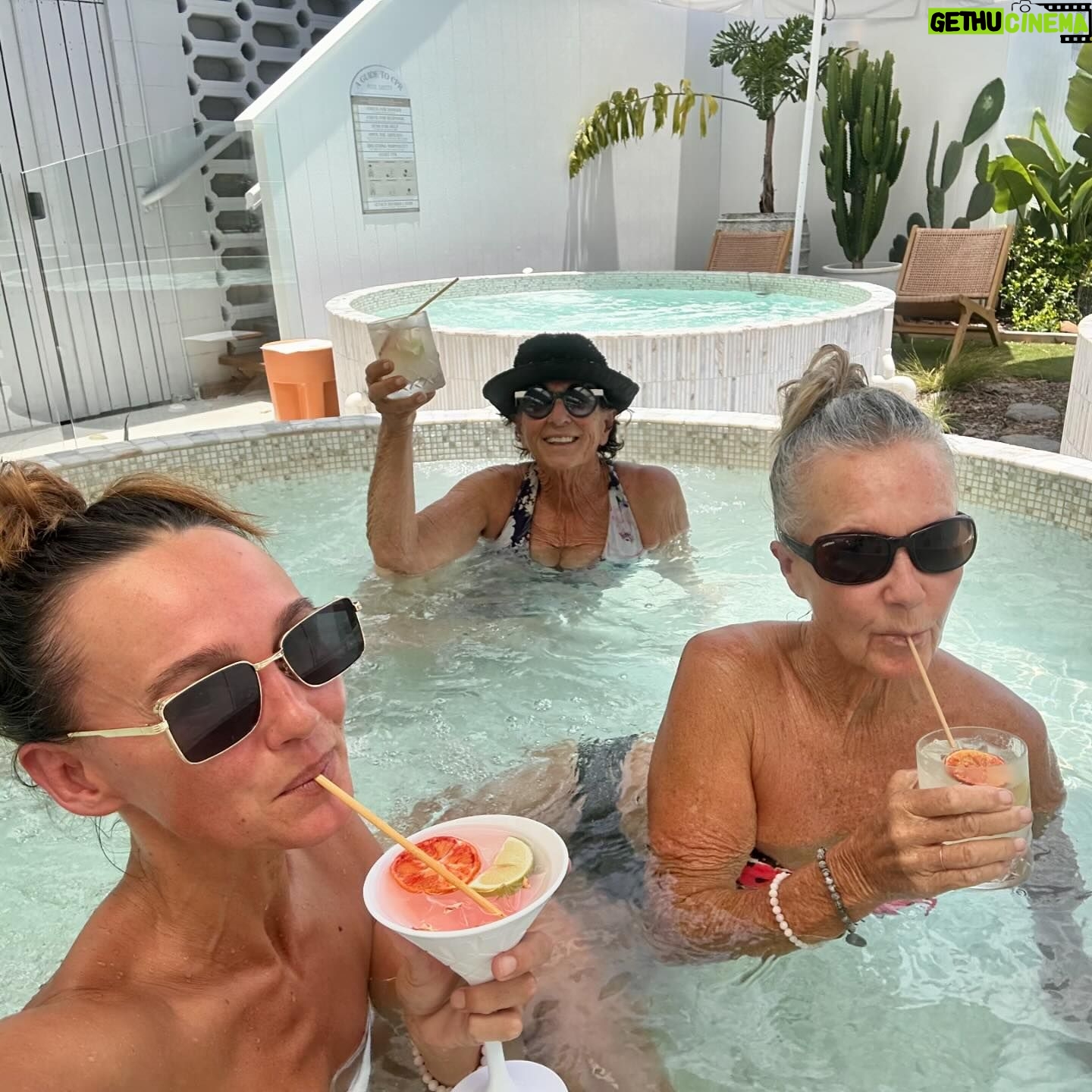Sharni Vinson - 741 Likes - #InternationalWomensDay 🧖🏽♀️ @tankbathhouse
#spaday #family #women #ladiesdayout #spa #jacuzzi #massage #sauna #steam #coldplunge #cocktails #pamper #bathhouse #tankbathhouse #ladies #love