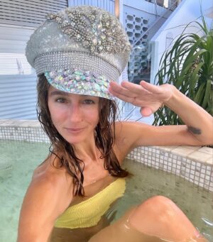 Sharni Vinson Instagram - Thank you @tankbathhouse for an awesome day!

Happy belated Mothers Day mum 💛 @narellevinson 

#motherdaughter #pamper #spaday #tank #bathhouse