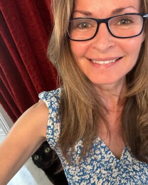 Sharon Corr Instagram - Where’s the cat? Preparing for The Corrs concerts in July! Gonna be a fun summer. #liveshows #summershows #summerseason #thecorrs
