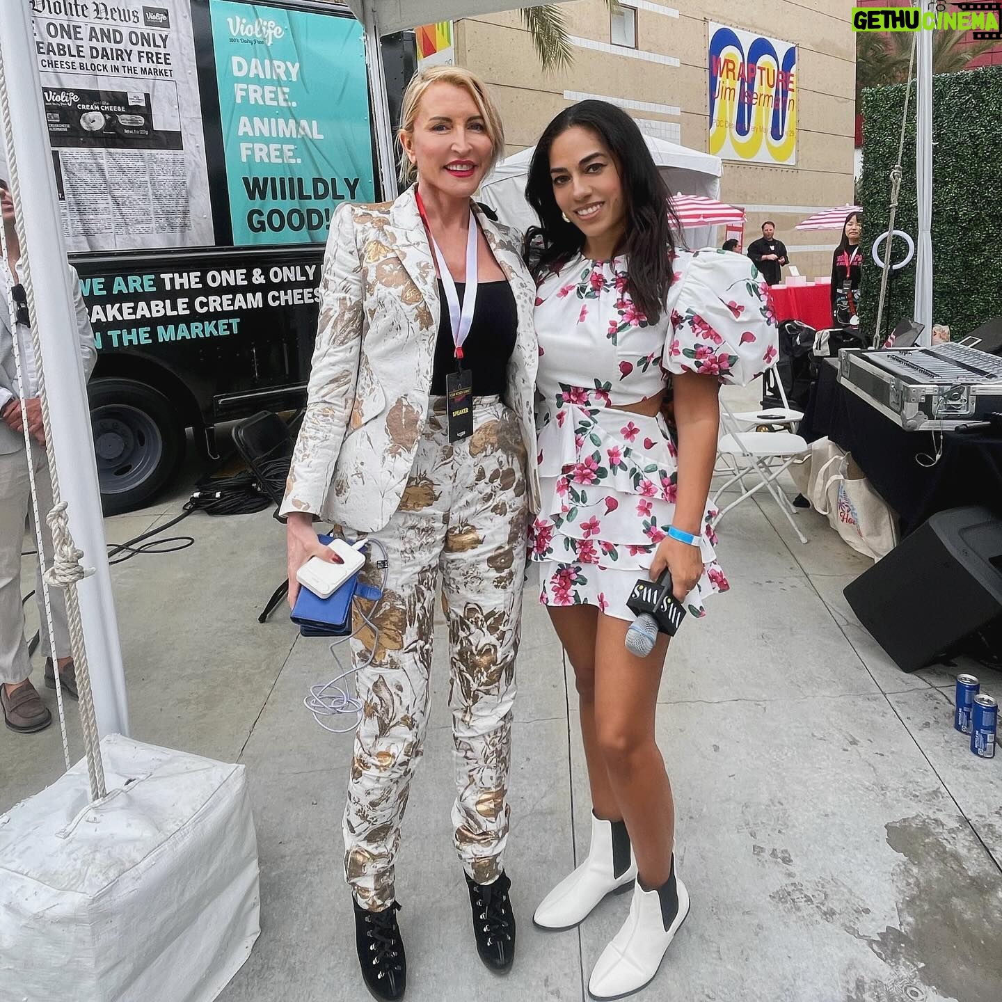 Sharon Carpenter Instagram - United with my fellow vegans today - some incredible humans working to make this world a better place. Moderated the keynote convo with the hugely inspiring @heathermillsofficial, hung with my bestie / rep @fionabloom and partied to @redfoo. Thanks @jennystojkovic for another incredible @veganwomensummit. 💚