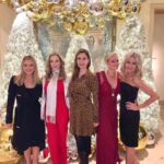 Sharon Case Instagram - I hope everyone has had a great holiday season! These 4 pix are from our annual holiday photo shoot. #holidayseason2019 🎁