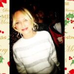Sharon Case Instagram - Merry Christmas 2018 #🎄 #joytotheworld !!
