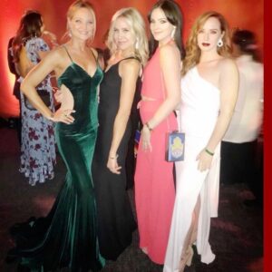 Sharon Case Instagram - 🥳 @camryngrimes @mgrossman18 @caitfairbanks @tamaraclatterbuck @youngandrestlesscbs #YR *my hair & makeup by: @vicromeooo 👱‍♀️ and Https://vanessadionne.com 💄*