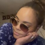 Sharon Leal Instagram - #momtalk #whattheflipmom 🥞🥞🥞🥞 FLIP: a term used colloquially by Filipino American youth to refer to those of Filipino descent. or: funny little island people 🏝️