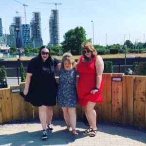 Sharon Rooney Instagram - Another sunny day another sun dress and another PAIR OF BARE LEGS OUT!!!! Here’s me and my gorgeous sisters/besties/angels/ @sarah.barnesy and @sallyc_roy out loving the sunshine, playing adventure golf, getting air on our legs and just living life. Life is short, get out, love your body and feel the air 💖