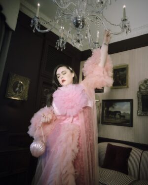 Sharon Rooney Instagram - "I love playing real people who you don’t always like all the time because no one is perfect. Humans make mistakes and I love that I’ve got to play characters who are flawed because to me, that makes them real."

@sharon_rooney for @1883magazine 

https://1883magazine.com/sharon-rooney/

Interview @kelseyjbarnes 
Photography @rachellouisebrownstudio 
Styling @sarahroseharrison 
Hair @adamcookehair 
MUA @charlotteyeomansmakeup 
Photography assistant @petrospoyiatgi
Prop styling @ayeshalintonwhittle 
Location @henrystownhouse 

#sharonrooney #barbie #mymadfatdiary