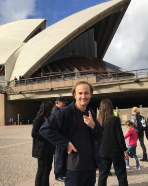 Sharon Van Etten Instagram - I cannot believe we are here and get to perform in one of the most iconic and prestigious venues in the world. The honor is not lost on me and we will try to own the stage with grace and deliver you beauty as this incredible space and audience deserves. Thank you for supporting us. See you tonight.

📸: @thedukeofurl