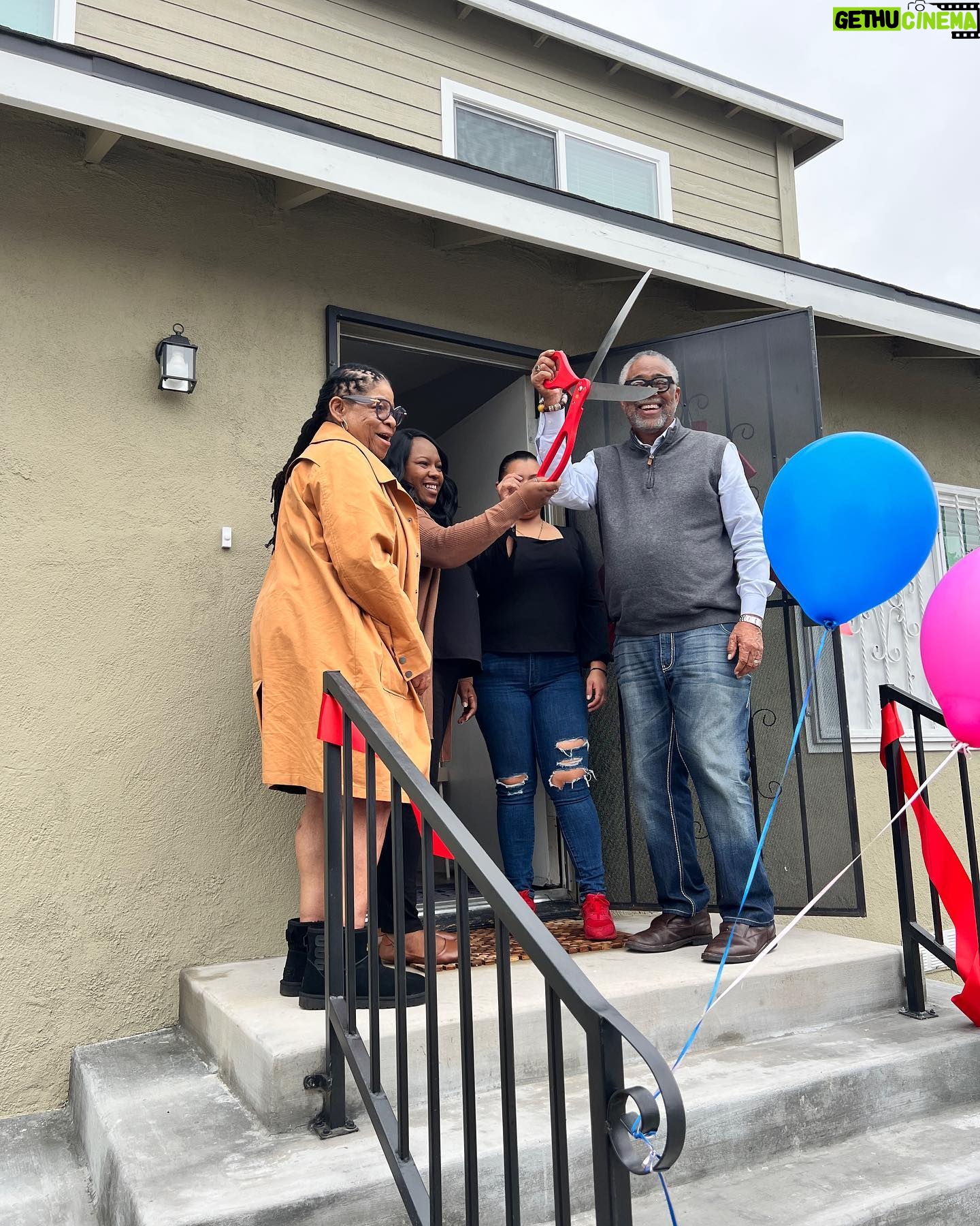 Sharon Van Etten Instagram - Congratulations to A New Way of Life for opening their 12th SAFE Home (Sisterhood Alliance for Freedom and Equality). I was able to meet a few of the women that will be living here and hear their inspiring stories about how being given a chance to succeed has helped them start again. It was wonderful to meet you too, councilman Curren D. Price, Jr. neighborhood support is so important. xo @susanburtonla @anewwayoflifela @currendpricejr @pamelamarshallca