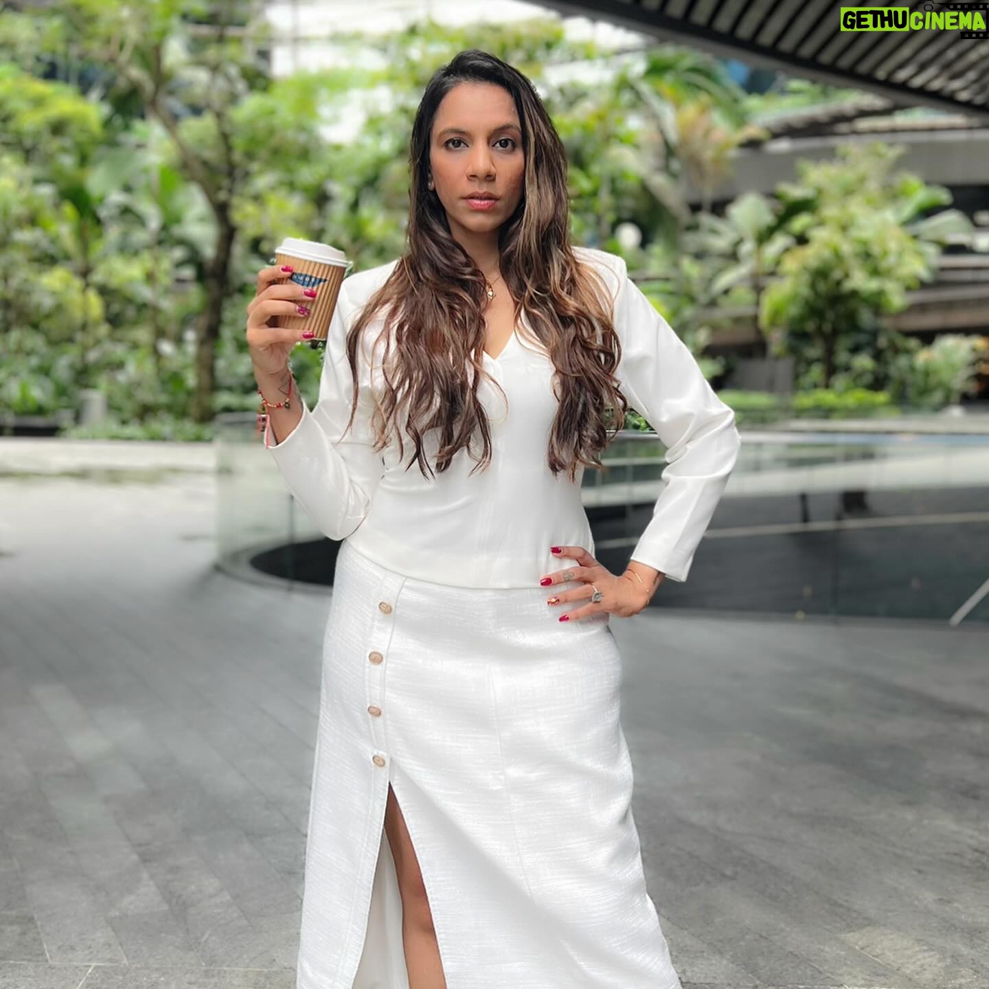 Sharul Channa Instagram - Thank for having me, @meta @facebook Singapore! Ace hospitality and thanks for allowing me to make you folks laugh! ♥️♥️♥️🍀🧿 I think I look decent in corporate attire and the coffee cup that you all hold along with it. 😂