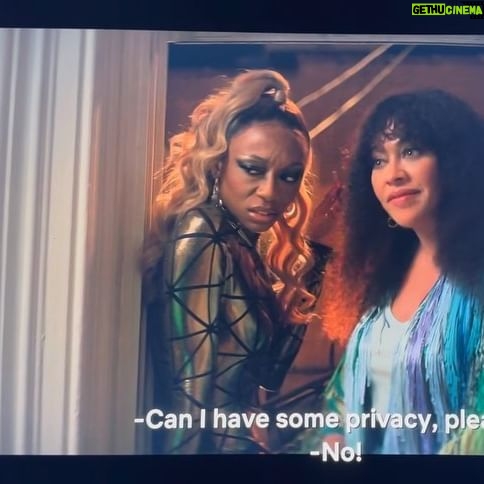 Shayna McHayle Instagram - Still crackin up at this scene @gabunion bussin in like auntie at the family function😩tryna mess up carlita’s meditation w @lala ! Unnu see dat brooklyn jamaican bombastic side eye😭😏what boyfriend??!!😂😂😂