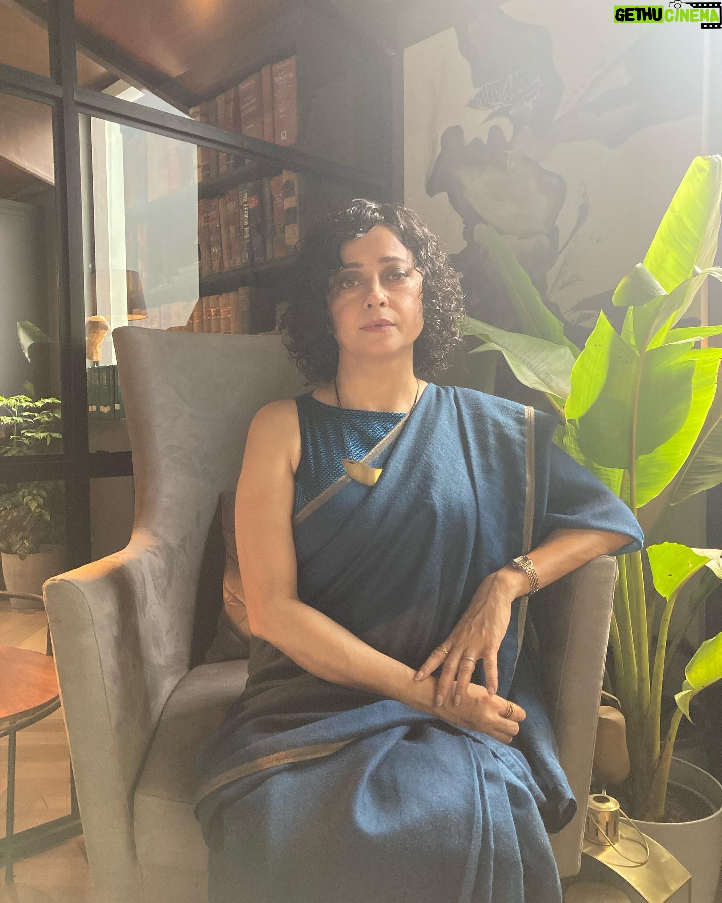 Sheeba Chaddha - 9.4K Likes - First time full wig and lens tried for #trial . Fulll Ennjoy . Thank you @shiprasinghacharya for nudging me 😘and @suparnverma for Okaying it like only he can😁
#TheTrialOnHotstar
@Kajol @senguptajisshu @alyykhanofficial @sheeba.chadha @kubbrasait @aamirali @banijayasia @adffilms @deepak30000 @rajeshchadha @banijaygroup
@Suparnverma @mrinalinni
@Shyamrathi1411 @paragdesai9
#ManishGoswami @vijay_tiwari02 @tarunimavarma @abbasdalal @hussain.dalal @gravityonme @manojsoni24 @khanolkar.ninad @sangeetsiddharthofficial @songsteering @siddharthhaldipur @theiatekchandaney @shiprasinghacharya @castingbay @ajay_kumar_pb @ashirwad_hadkar_ @priyasuhass @gauravpandey7697 @the_actor_aseem @shruti_bisht_2201 @officialsuhanijuneja_ @imanasvi @atulkumartct @suchipillai @florasaini @kirankumarkay @manyamirchandani @rahul.upadhyay06
@priyankakhimani @azazmemon_07
Saree worn for screening generously and totally last minute sent by @chidiyaaonline 🙏🤍