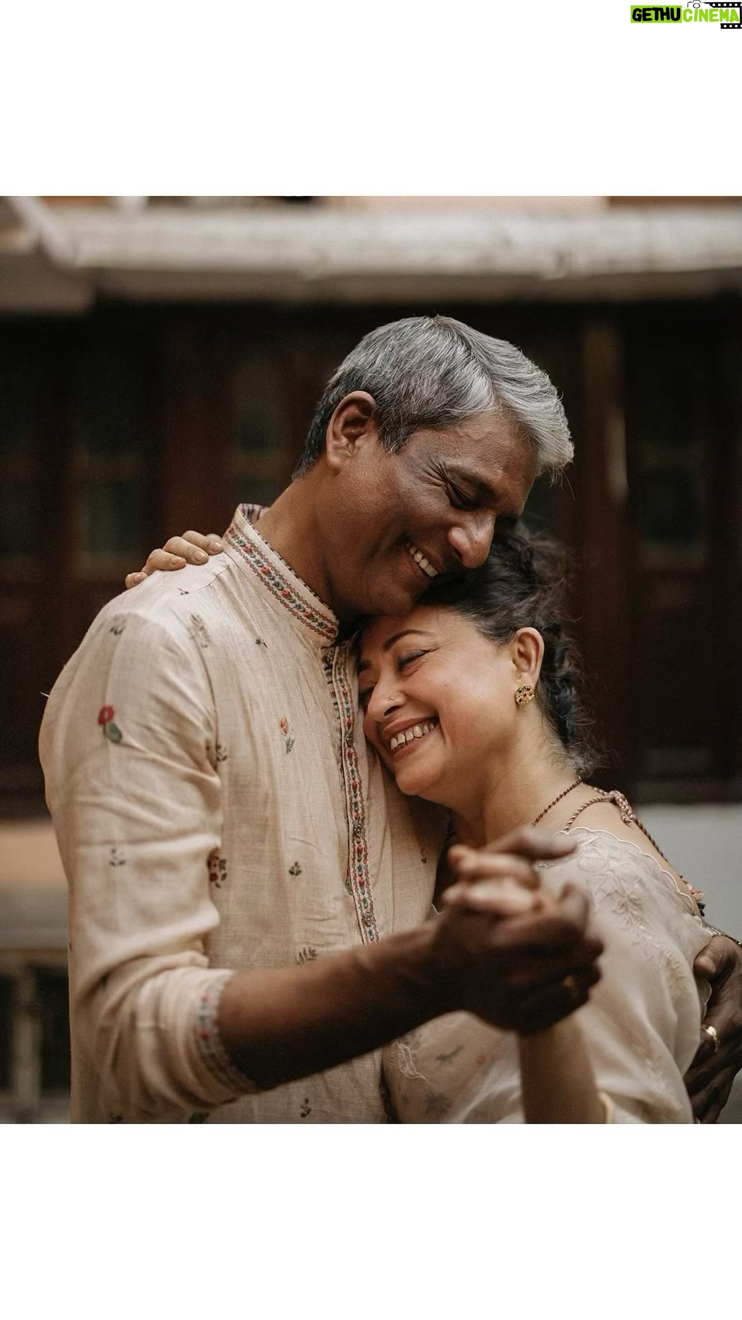 Sheeba Chaddha - 44.5K Likes - Qarib aao to shayad samajh mein aa jae
ki fasle to ghalat-fahmiyan badhate hai
__
come closer to me so you can understand
that distance only creates misunderstandings
~Muzaffar Razmi
U N V E I L I N G
रफ़ू• 𝐑𝐚𝐟𝐮 • رَفُو
𝐀 𝐏𝐚𝐭𝐜𝐡 𝐨𝐧 𝐭𝐡𝐞 𝐟𝐚𝐛𝐫𝐢𝐜 𝐨𝐟 𝐥𝐨𝐯𝐞
Featuring @_adilhussain &
@sheeba.chadha
Story & concept @karantorani
Assistant Direction @asmipradeep
Film courtesy @karannchawla @nazaareproductions
Styling @jahnvibansal
HMU @diva_rose21
Jewels @tribebyamrapali
Production @rasalica.s @juhitaneja
#rafu #toraniindia #APatchOnTheFabricOfLove