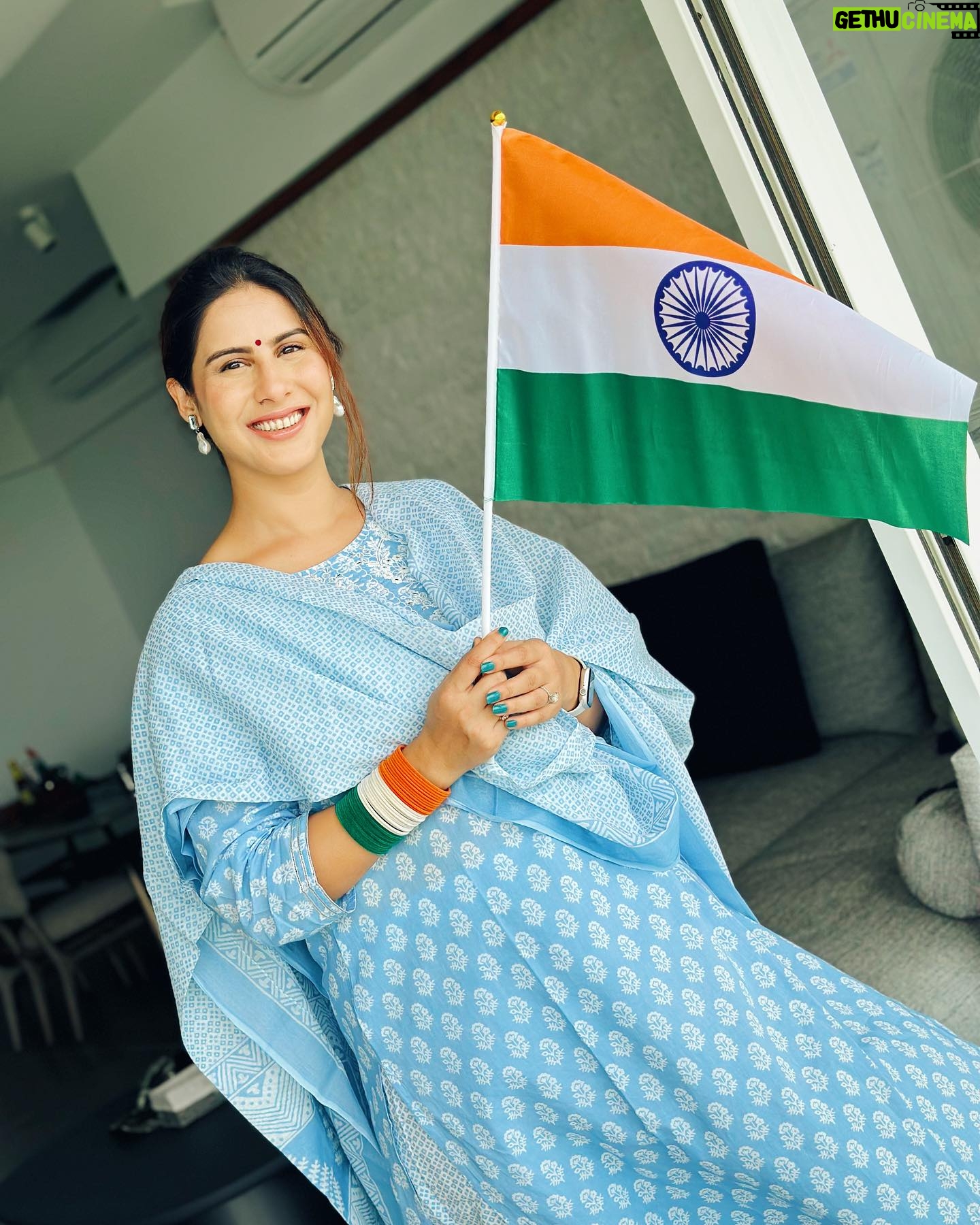 Sheetal Thakur Instagram - Salute to those who sacrificed their future and gave us the present. Happy Independence Day India 🇮🇳 Jai Hind 🇮🇳