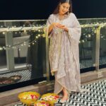 Sheetal Thakur Instagram – Kicking in with Diwali festivities 🪔 Hands down my favourite time of the year #loveandlighttoall✨💫