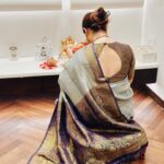 Sheetal Thakur Instagram – Not fasting for obvious reasons 🤰but celebrating my dear husband nonetheless 🪬Happy Karwa ladies ♥️
