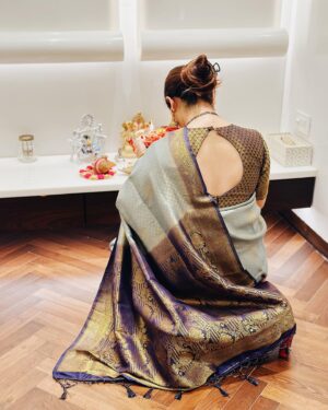 Sheetal Thakur Instagram - Not fasting for obvious reasons 🤰but celebrating my dear husband nonetheless 🪬Happy Karwa ladies ♥️