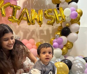 Sheetal Tiwari Instagram - One year of love, laughter and joy!🎂♥️
-
-
-
-

#firstbirthday #birthday #cakesmash #happybirthday #stbirthday #babygirl #birthdaygirl #cake #baby #birthdaycake #babyshower #birthdayboy #birthdayparty #babyboy #love #balloons #firstbirthdayparty #babyphotography #cakesmashphotography #one #photography #oneyearold #party #smashcake #firstbirthdaycake #family #firstbirthdayphotoshoot #balloongarland #cakesmashphotographer #sheetaltiwari