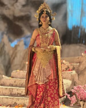 Sheetal Tiwari Instagram - Aap Sabhi ko Diwaali ki dher saari shubhkamnaen 🪔
-
-
-
-
#diwali #india #festival #happydiwali #love #diwaligifts #diwalidecorations #diwalidecor #instagram #diwalivibes #bhfyp #fashion #instagood #homedecor #lakshmimata #shivshakti #sheetaltiwari #festiveseason #art #deepavali #indianfestival #navratri #festivevibes #celebration #diya #diwalihampers #diwalicelebration #rangoli #indian #festive