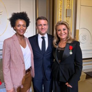 Sheila Instagram - #Repost @ludoloco
・・・
Un moment hors du temps 🙌🏽❤️ @sheila_artiste_officiel décorée des insignes d’Officier de la Légion d’Honneur le 11 avril 2024 au Palais de l’Elysée. Un grand moment de fierté 🎶❤️ Merci @rachel_khan88 @didier_varrod @mdenisot @f_cluzet @azhareric @franck_appietto_ @alainroche5 @sarah.steck.elysee @candice_mahout @caritaparis @lesjardinsdufaubourg @vesna.peborde @nicolas_behar