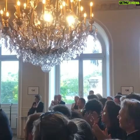 Sheila - 1.1K Likes - #Repost @ludoloco
・・・
La plus haute distinction de la Ville de Paris remise à l’iconique @sheila_artiste_officiel par Madame @annehidalgo et @jeanlucromero 🙏🏽🙌🏽 Un grand merci à la Mairie de Paris ✨pour l’organisation de cette cérémonie légendaire 🏅🙌🏽 et tous ceux présents ❤️
#sheila2024