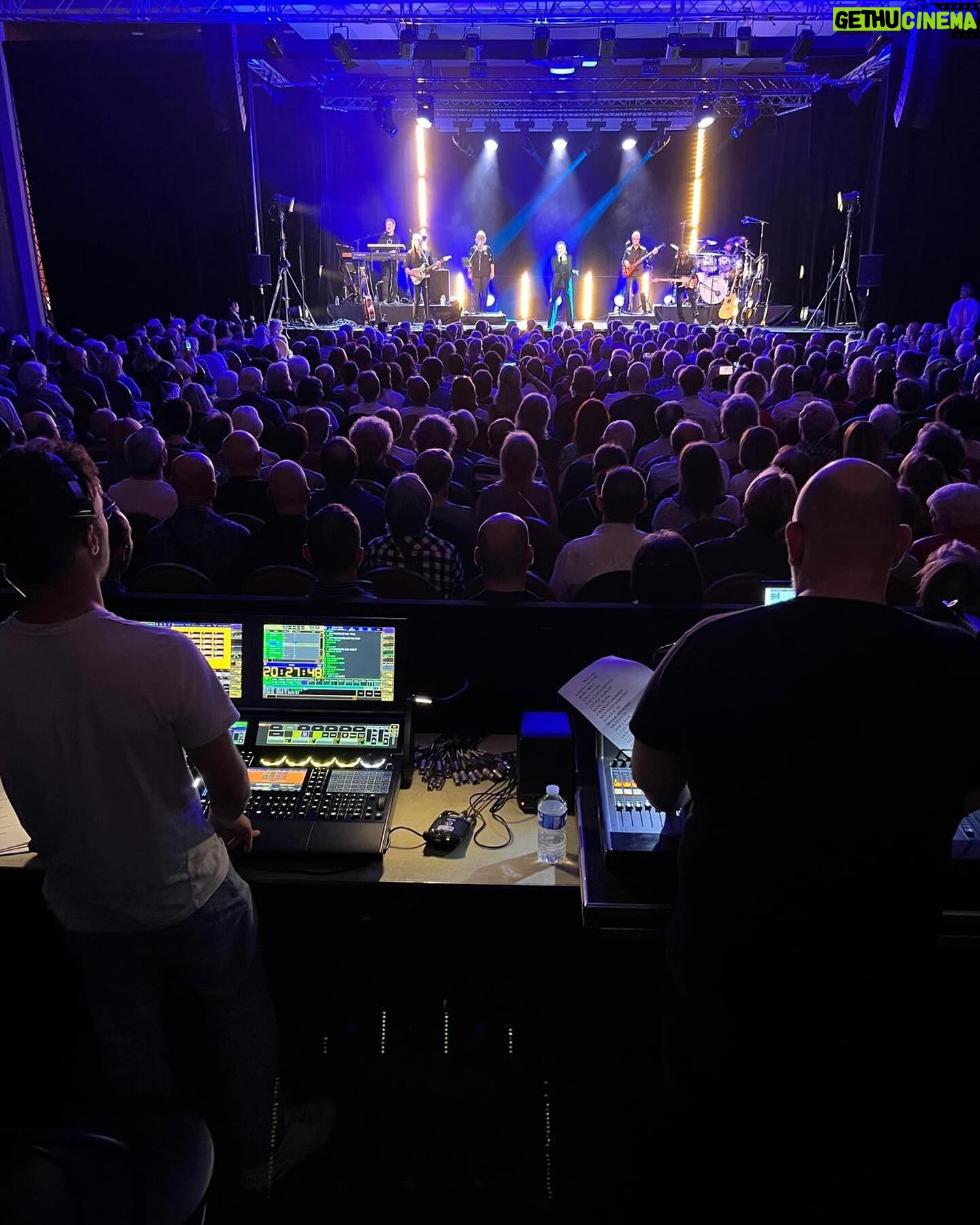 Sheila - 1.3K Likes - Hier soir à Cagnes sur Mer …!
Merci encore à tous pour cette soirée électrique, que du bonheur 🥹 et énormément de sucreries…! Gros bisous à tous 😘
#sheila #sheila2024 #sheilalive #sheilaenconcert #sheilentournee #cagnessurmer #casinoterrazur