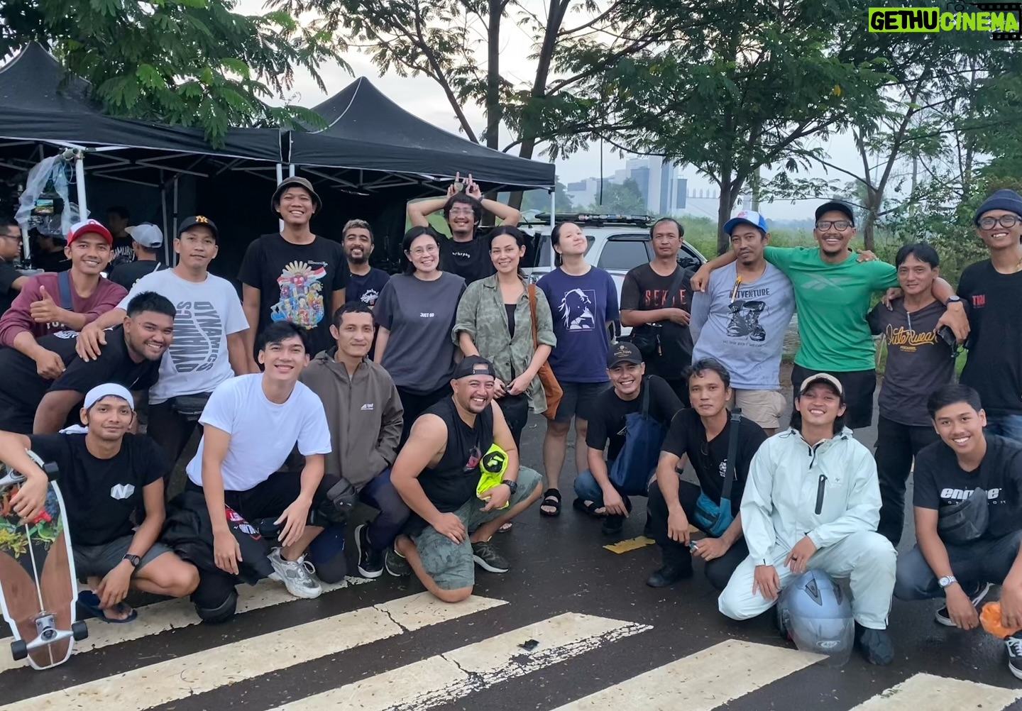Sheila Timothy - 394 Likes - Project ini dimulai sudah agak lama, namun terhenti karena pandemi 2019, sebuah cerita tentang abang adik yang sangat hangat, dengan tema keluarga dan harapan. Lewat projek ini saya terkoneksi dengan CJ ENM @justin.hwk who has always been very supportive. Project ini jg jd kesempatan pertama bekerja sama dengan team @base.id mba @shantyharmayn @aourachandra @sarimochtan dan tentunya juga @typix & @bensoebiakto dan seluruh team base, marketing dan publicist.
Saya selalu percaya project yang baik selalu mempertemukan kita dengan orang2 baik, sutradara @dinnajasanti para pemain yang luar biasa @vinogbastian__ @angga @kristo.immanuel @caitlinhalderman Gak lupa dukungan ga ada habis2 nya dari @focusedequipment @robinjdbmoran @gunnarnimpuno you guys are angels sent from the above 🙏🏻 Dan tentunya satuan crew hebat yang jadi garda depan yg sedang berjuang saat ini, yg tidak bisa saya sebut satu persatu.. #youknowwhoyouare love you all thank u @michellawrence @the_urban yg ngisi kekosongan saat ini karena saya terpaksa recce duluan ke rumah sakit. Astradas @leon_lolang @guntur.as10 @konsepboi … dp @triadiprasetyo art @harishudafaqih
Terima kasih juga team #springboard
Thanks team @lifelikepictures @wiji_lecsu @beebymaria mamat-dedi, Harry. Segera bergabung ke set.. #solid kalo kata fojan. #MAB #dibioskoptahunini