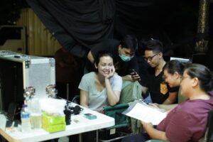 Sheila Timothy Instagram - 5 tahun lalu berkesempatan untuk bertemu dan berkarya dg orang2 hebat ini. Lebih dari 1 tahun proses dari preps sampai post, melibatkan hampir 1000 casts and crews. Salam kangen buat semua keluarga sableng 😄 #siapsablenglagi yuks 😄 @lifelikepictures @anggasasongko @vinogbastian__ @sherinasinna @marshatimothy @sarimochtan @fariz_alfarazi @yayanruhian @chan_man_ching @adrianto_sinaga @denmasipung_ics @ejstudio.official @nandagiri @ariaprayogi @nandagiri @ichsound @achmadali.s @cece_ciungwanara @ceceparifrahman @reza.hilman @aghninyhaque @tejo_teguh @happysalma @marcellsiahaans @diansidik_ @yayuunru @ruthmarini18 @hanatarue @rifnuwikana @lukmansrd @mahardikayusuf @peikaimika @semoga_happy @the_urban @agungaksara @michellawrence dan semua teman2 lainnya