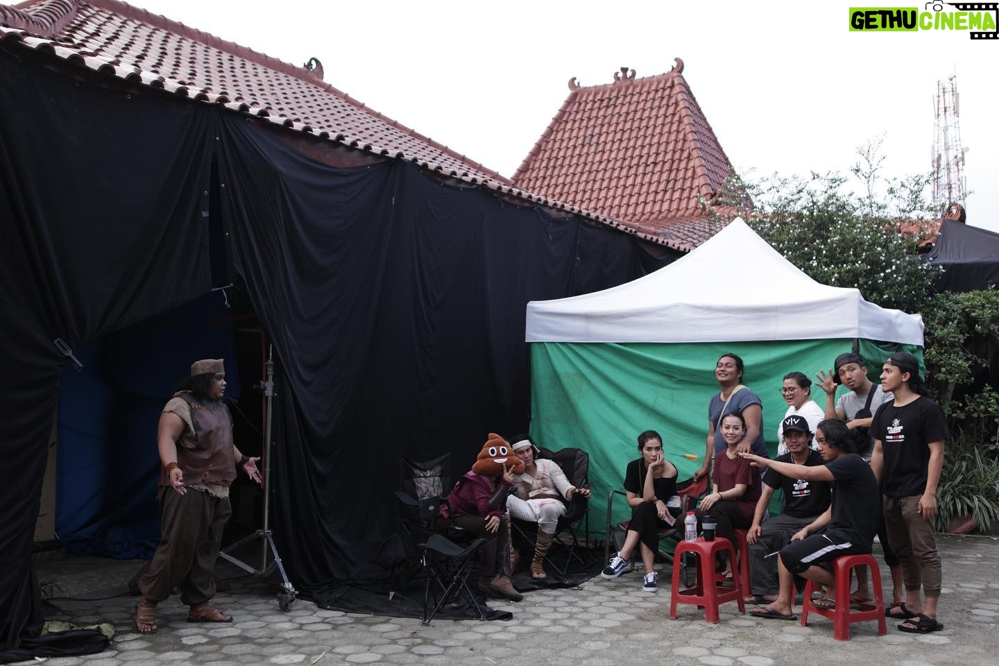 Sheila Timothy - 502 Likes - 5 tahun lalu berkesempatan untuk bertemu dan berkarya dg orang2 hebat ini. Lebih dari 1 tahun proses dari preps sampai post, melibatkan hampir 1000 casts and crews. Salam kangen buat semua keluarga sableng 😄 #siapsablenglagi yuks 😄 @lifelikepictures @anggasasongko @vinogbastian__ @sherinasinna @marshatimothy @sarimochtan @fariz_alfarazi @yayanruhian @chan_man_ching @adrianto_sinaga @denmasipung_ics @ejstudio.official @nandagiri @ariaprayogi @nandagiri @ichsound @achmadali.s @cece_ciungwanara @ceceparifrahman @reza.hilman @aghninyhaque @tejo_teguh @happysalma @marcellsiahaans @diansidik_ @yayuunru @ruthmarini18 @hanatarue @rifnuwikana @lukmansrd @mahardikayusuf @peikaimika @semoga_happy @the_urban @agungaksara @michellawrence dan semua teman2 lainnya