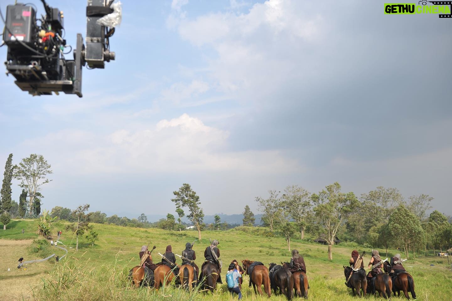 Sheila Timothy - 502 Likes - 5 tahun lalu berkesempatan untuk bertemu dan berkarya dg orang2 hebat ini. Lebih dari 1 tahun proses dari preps sampai post, melibatkan hampir 1000 casts and crews. Salam kangen buat semua keluarga sableng 😄 #siapsablenglagi yuks 😄 @lifelikepictures @anggasasongko @vinogbastian__ @sherinasinna @marshatimothy @sarimochtan @fariz_alfarazi @yayanruhian @chan_man_ching @adrianto_sinaga @denmasipung_ics @ejstudio.official @nandagiri @ariaprayogi @nandagiri @ichsound @achmadali.s @cece_ciungwanara @ceceparifrahman @reza.hilman @aghninyhaque @tejo_teguh @happysalma @marcellsiahaans @diansidik_ @yayuunru @ruthmarini18 @hanatarue @rifnuwikana @lukmansrd @mahardikayusuf @peikaimika @semoga_happy @the_urban @agungaksara @michellawrence dan semua teman2 lainnya